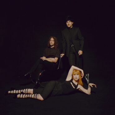 paramore-share-lyric-video-for-new-song-“c’est-comme-ca”