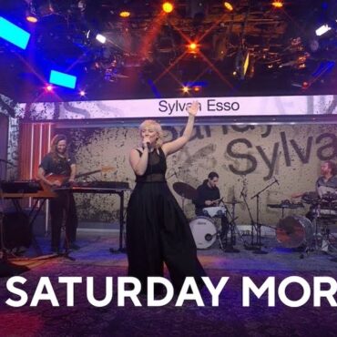 watch-sylvan-esso-play-cbs-saturday-morning-with-wye-oak’s-jenn-wasner