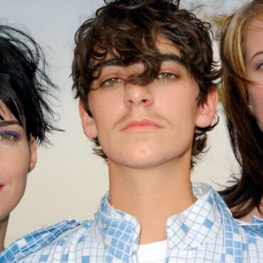 le-tigre-announce-first-tour-in-nearly-20-years