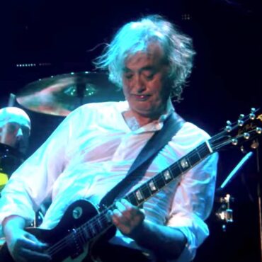 jimmy-page-awful-guitar-performance-revealed