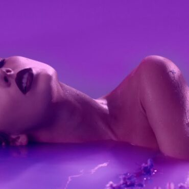 taylor-swift-releases-“lavender-haze”-music-video