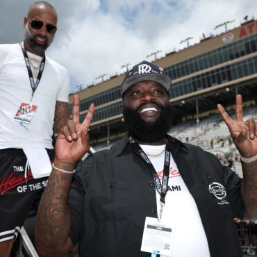 rick-ross-won’t-drive-a-tesla-because-it-might-self-drive-him-to-police