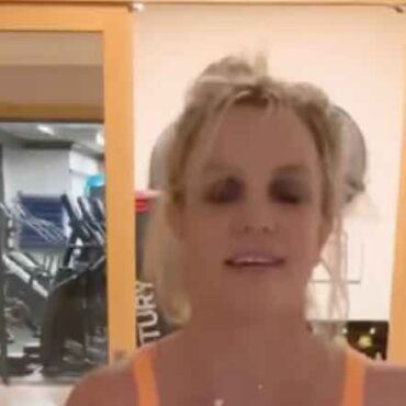 britney-spears-is-a-total-mess-in-gym-video