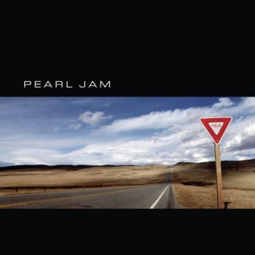 pearl-jam-released-“yield”-25-years-ago-today