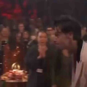 harry-styles-heckled-at-grammys-in-sad-video