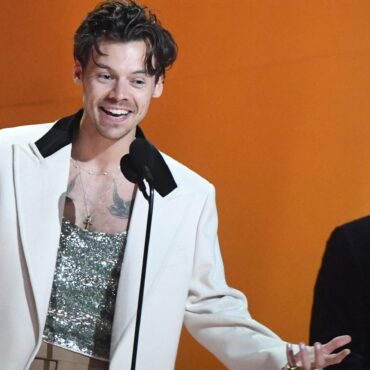 harry-styles-wins-album-of-the-year-for-harry’s-house-at-2023-grammys