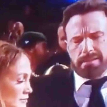 ben-affleck-humiliated-by-jennifer-lopez-on-phone