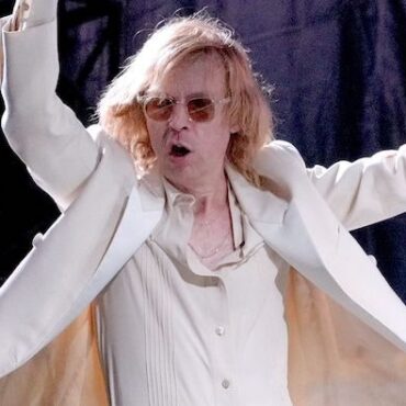 beck-shares-new-song-“thinking-about-you”:-listen