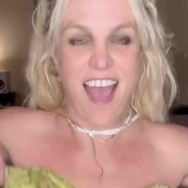 britney-spears-struggles-to-keep-on-top-in-video