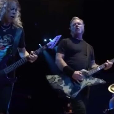 metallica-humiliated-by-linkin-park-onstage