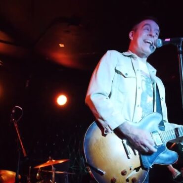 watch-ted-leo’s-chisel,-reunited-at-last,-play-their-first-show-since-1997