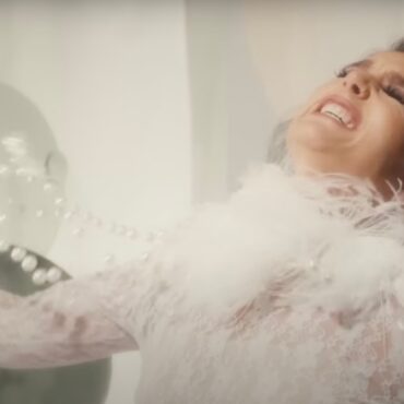 watch-jessie-ware’s-new-“pearls”-video