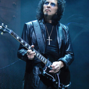 happy-75th-birthday-tony-iommi-(black-sabbath)