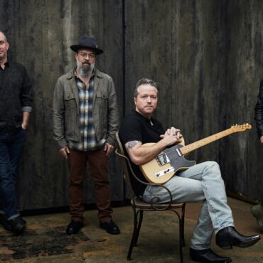 jason-isbell-and-the-400-unit-announce-announce-tour-and-new-album,-share-new-song-“death-wish”:-listen