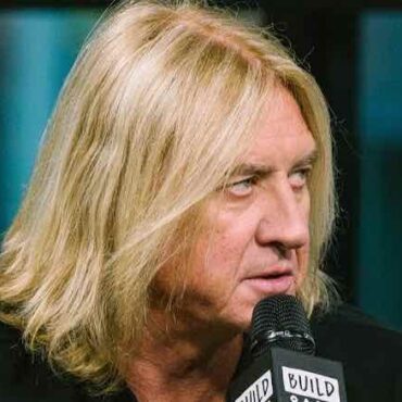 def-leppard-singer-sadly-goes-to-hospital