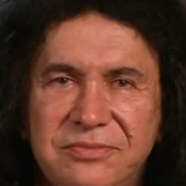 gene-simmons-‘betrayed’-kiss-member-on-death-bed