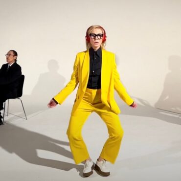 cate-blanchett-dances-wildly-in-sparks’-new-video:-watch