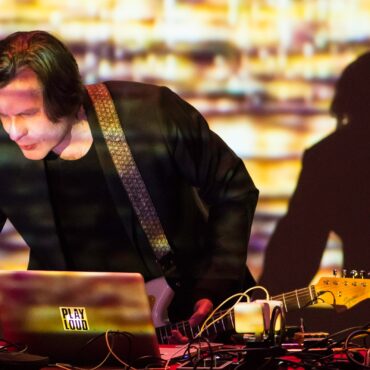 fennesz-announces-new-album-with-ozmotic,-shares-song:-listen