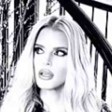 jessica-simpson-is-exploding-out-of-top-in-photo