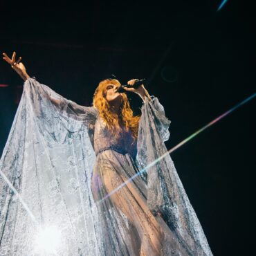 florence-and-the-machine-cover-no-doubt’s-“just-a-girl”-for-yellowjackets:-listen