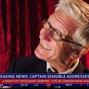 captain-sensible-takes-the-podium-in-video-for-the-damned’s-new-“beware-of-the-clown”