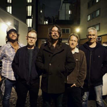 foo-fighters-fans-scammed-at-return-concerts