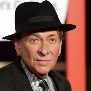 r&b-singer-bobby-caldwell-dies-at-71