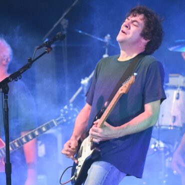 ween-announce-us.-tour