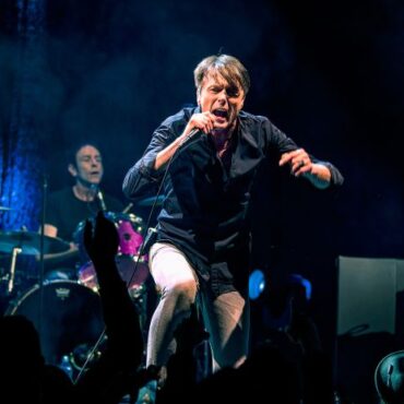 suede,-desperate-journalist-@-philharmonic-hall,-liverpool,-uk,-18th-march,-2023