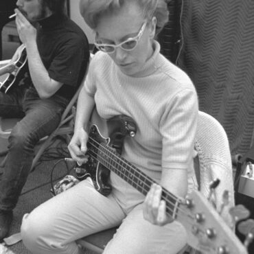 happy-birthday-carol-kaye-(beach-boys,-neil-young,-frank-zappa)