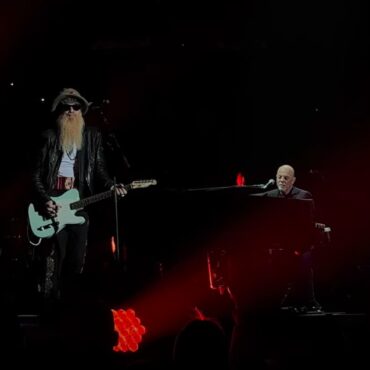 watch-billy-joel-cover-zz-top-with-billy-gibbons-at-madison-square-garden