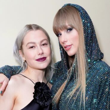 watch-taylor-swift-receive-the-2023-iheartradio-innovator-award-from-phoebe-bridgers