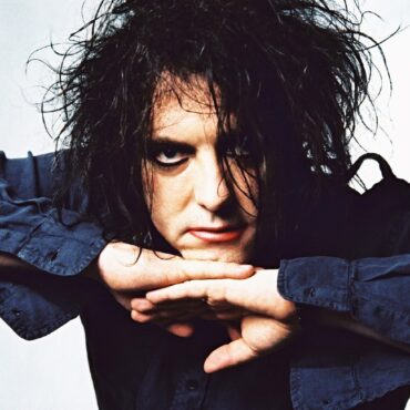 7,000-scalped-tickets-to-the-cure-canceled-and-will-be-resold,-robert-smith-says