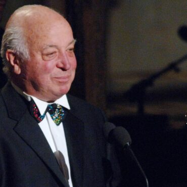 seymour-stein,-sire-co-founder-who-signed-madonna-and-ramones,-dies-at-80