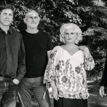 cowboy-junkies-return-with-“such-ferocious-beauty”-—-hear-first-single-“what-i-lost”