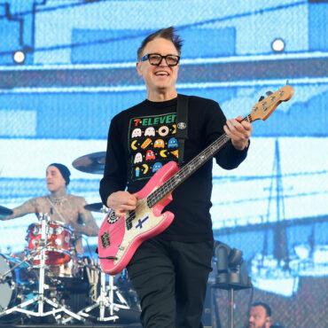 watch-blink-182’s-classic-lineup-reunite-at-coachella