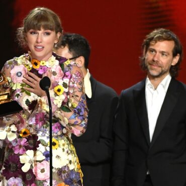 taylor-swift’s-“cardigan”-&-“willow”-could-have-been-the-national-songs