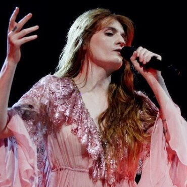 florence-and-the-machine-share-new-song-“mermaids”:-listen