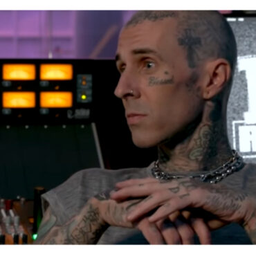 travis-barker-in-danger-after-fan-invades-house