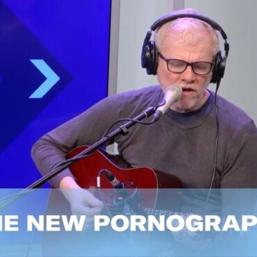 watch-the-new-pornographers-cover-inspiral-carpets-for-siriusxm