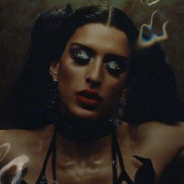 watch-arca’s-new-“ritual”-video