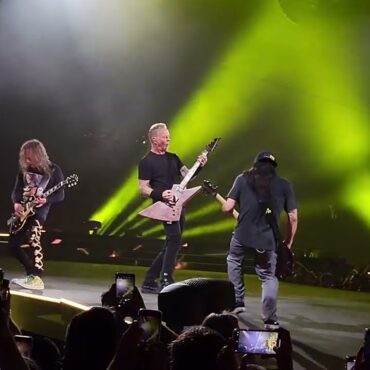 watch-metallica-play-“until-it-sleeps”-for-the-first-time-in-15-years