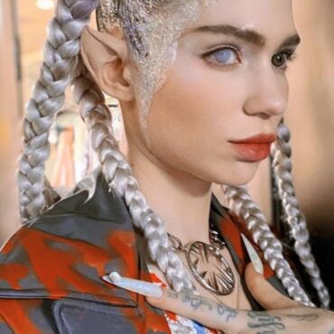 grimes-expands-on-anti-copyright-stance,-launches-ai-service-to-use-her-vocals