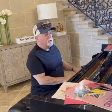 billy-joel-and-steve-jones-share-“if-you-could-read-my-mind”-covers-in-tribute-to-gordon-lightfoot