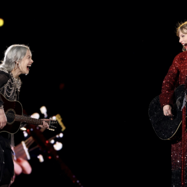 watch-taylor-swift-perform-“nothing-new”-with-phoebe-bridgers