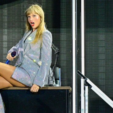 taylor-swift-defends-fan-from-security-guard-at-philadelphia-concert,-attendees-say