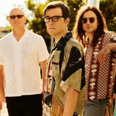 weezer-tell-red-hot-chili-peppers-about-worst-songs