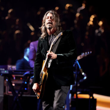 foo-fighters-preview-another-new-song-from-but-here-we-are