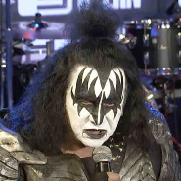 gene-simmons-saw-eddie-van-halen-before-he-died