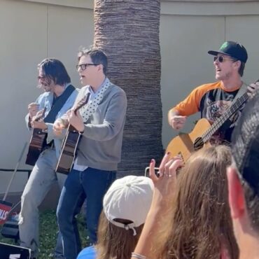 weezer-perform-for-striking-writers-outside-paramount